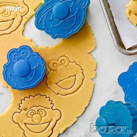 4 бр Бисквитено чудовище Muppet Cookie Monster пластмасови форми резци с бутало за сладки бисквитки , снимка 2 - Форми - 18668481