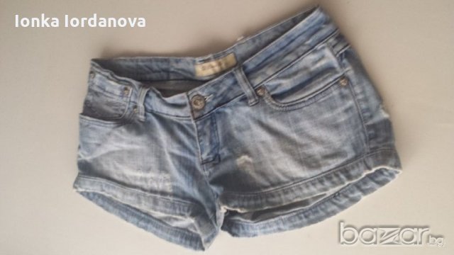Дънкови панталонки, снимка 1 - Къси панталони и бермуди - 18696365