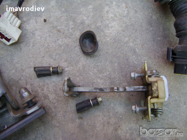 Разни части от Предна дясна врата на рено лагуна 2, снимка 7 - Други - 11757191