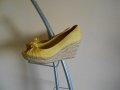 Обувки на платформа  Bershka патешко жълто 