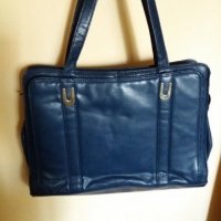 Дам.чанта-/изк.кожа/-цвят-тъм.синя. Закупена от Италия., снимка 3 - Чанти - 22401807