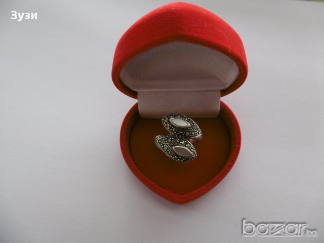 Сребърен дамски пръстен със седеф и марказити - сребро проба 925