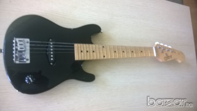китара електрическа-80/26см- нов внос от англия