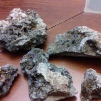 Епидот камъни- зелени кристали, снимка 2 - Колекции - 21482034