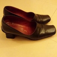 Дамски черни обувки естествена кожа, снимка 1 - Дамски ежедневни обувки - 11649989
