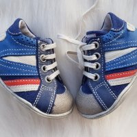 Бебешки обувки №18, снимка 1 - Детски маратонки - 20759062