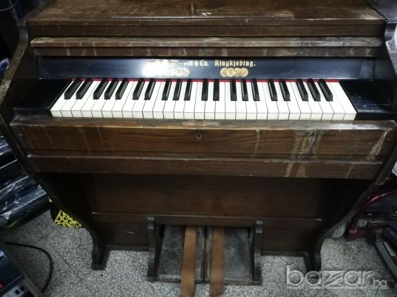 Хармониум от 1900 година