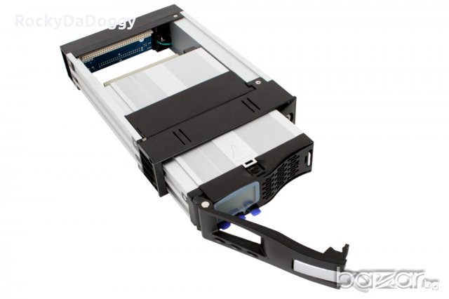 Icy Dock Removable IDE Hard Disk Tray MB122ARCK, снимка 7 - Външни хард дискове - 18395728