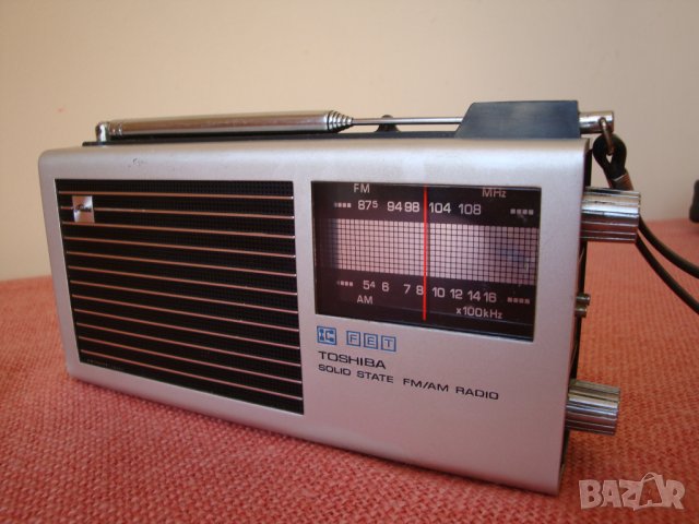 Vintage Toshiba transistor Radio, Made in Japan, снимка 2 - Радиокасетофони, транзистори - 22816889