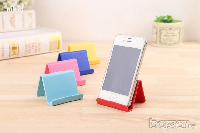 Универсална стойка поставка за мобилен телефон таблет пластмасова, снимка 1