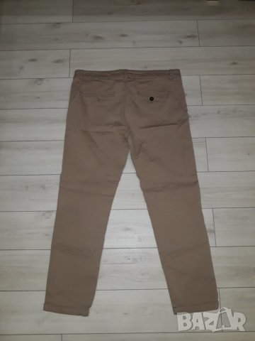 Мъжки бежов панталон Zara с ципове на джобовете, снимка 2 - Панталони - 23794388