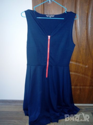 Дамска рокля размер М, снимка 1 - Рокли - 24732009