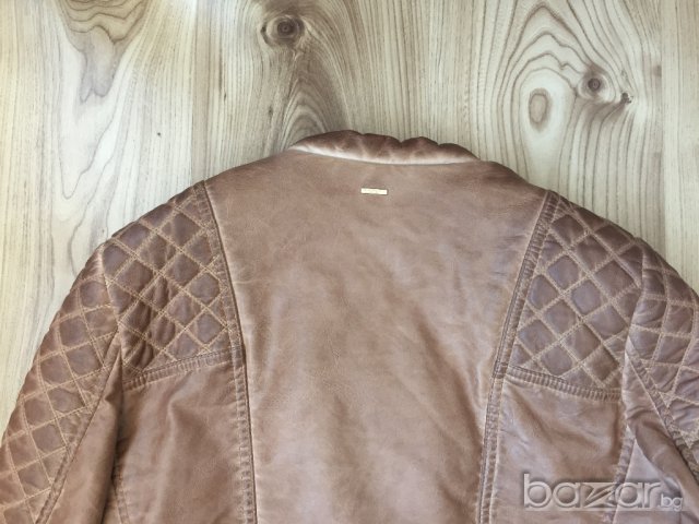 Дамско кожено яке BERSHKA оригинал, size M, с вата, екокожа, карамелено, златни ципове, като ново!!!, снимка 12 - Якета - 17746865