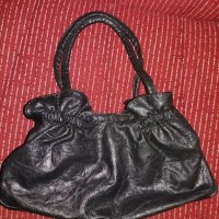 черна кожена чанта, снимка 1 - Чанти - 19497443