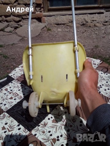 Стара детска количка за кукли, снимка 5 - Антикварни и старинни предмети - 25336991