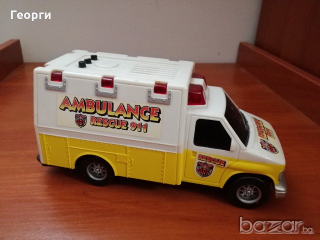 Полицейска кола и линейка, снимка 8 - Коли, камиони, мотори, писти - 21167231