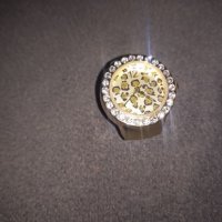 Елегантно дамско чесовниче пръстен, снимка 1 - Дамски - 26123398