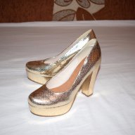 ROOTS! - 100% Оригинални страхотни дамски обувки на ток от Норвегия / Златисти / Блестящи / Луксозни, снимка 2 - Дамски обувки на ток - 17279016
