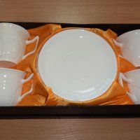 Изящни, бели чаши с чинийки от фин костен порцелан., снимка 1 - Други стоки за дома - 20549751