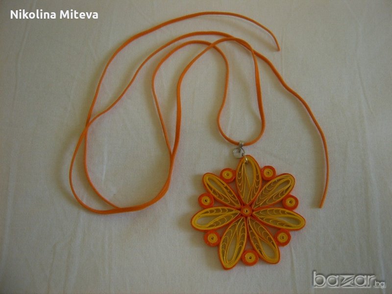 Брошка в жълто и оранжево, снимка 1