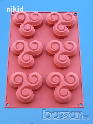 Трискел Трискелион triskel triskele спинер силиконова форма за мъфини сладки шоколад гипс сапун и др