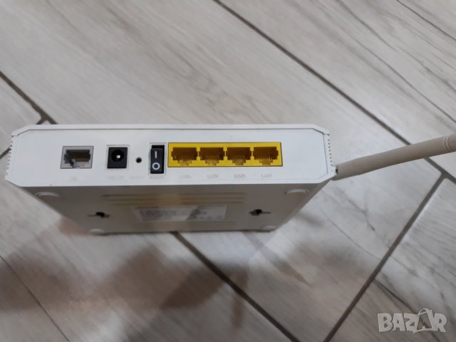 Лот от безжични Рутери за интернет, снимка 6 - Рутери - 24035489