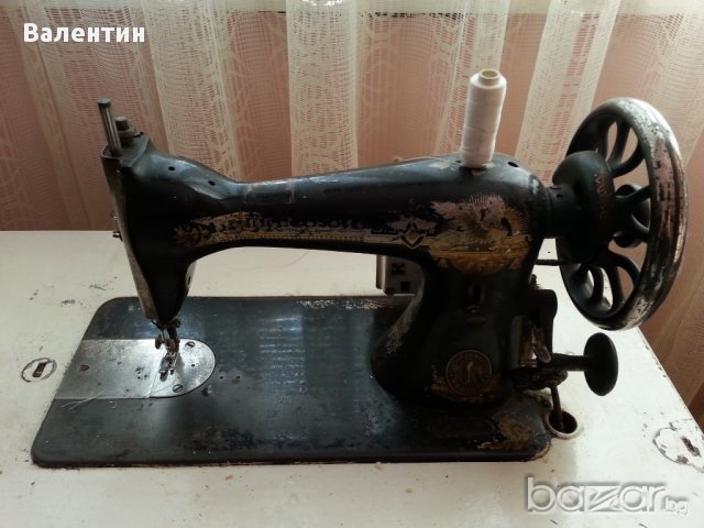 Шевна машина Сингер с маса, снимка 2 - Други машини и части - 17261754