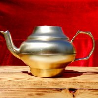 Старинен чайник от месинг, снимка 1 - Антикварни и старинни предмети - 19156389