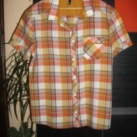 мъжка риза с къс ръкав L-XL , снимка 1 - Ризи - 25747739