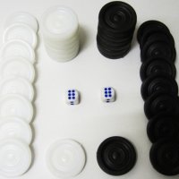 Пулове за табла 15 бели, 15 черни и 2 зарчета нови, снимка 1 - Шах и табла - 11769049