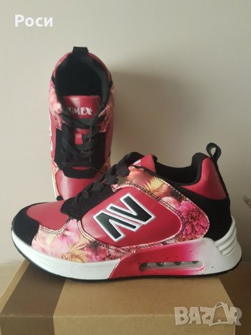 Дамски спортни обувки, маратонки в червено с цветя - нови размер  38 , снимка 1