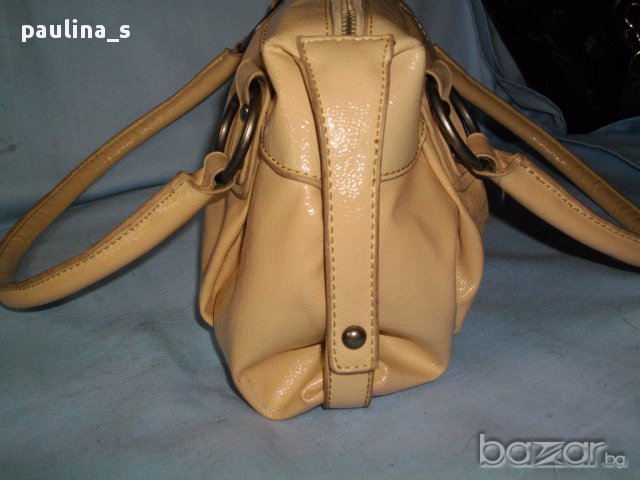 Елегантна лачена чанта, снимка 3 - Чанти - 14223329