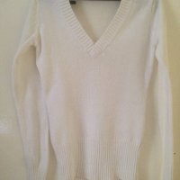 Бял пуловер, снимка 1 - Блузи с дълъг ръкав и пуловери - 23103662