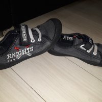 Детски платненки - пантофи марка Knights, снимка 1 - Бебешки обувки - 23624270
