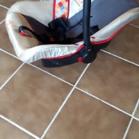 Бебешко столче за кола, снимка 1 - Кенгура и ранички - 25526342