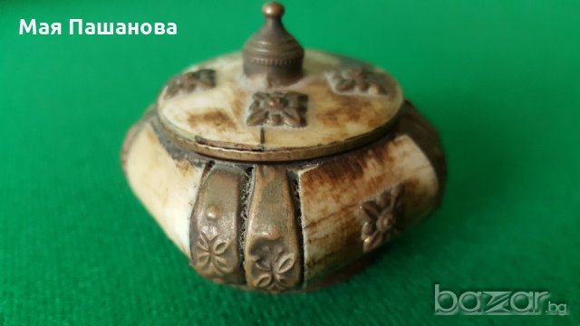 Малка кутийка, снимка 6 - Антикварни и старинни предмети - 19846927