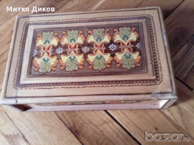 Дървена кутия 4 шарки стара , снимка 1 - Декорация за дома - 18605426