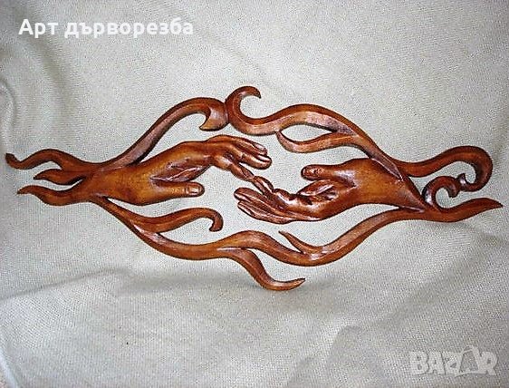 Докосване дърворезба