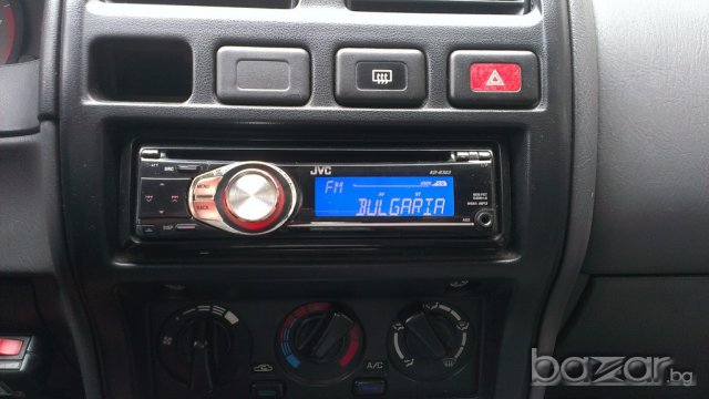 Радио СД плеър за кола JVC KD-R303 c AUX. 4x50W MOS-FET 