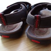 нови кожени сандали Clarks, 31ви номер, снимка 6 - Детски сандали и чехли - 18684339