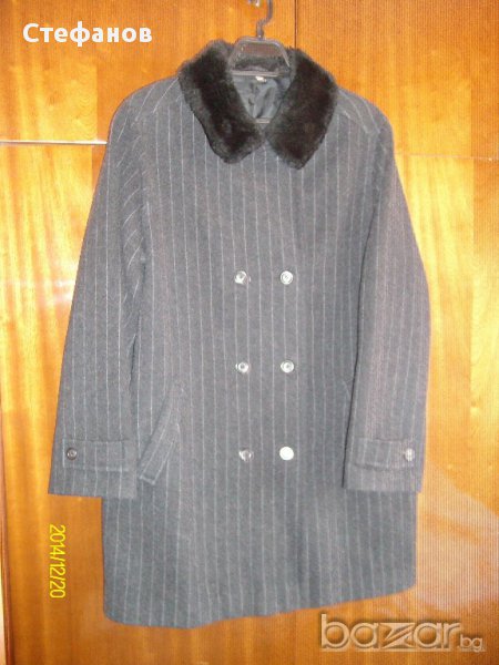 Дамско черна палто” M & S Mode „на  елегантни тънки райета с мъхеста яка., снимка 1