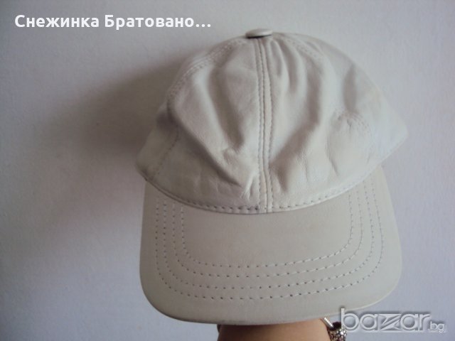 Дамска шапка от естествена бяла кожа , снимка 2 - Шапки - 18636413