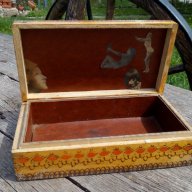 Стара дървена кутия, снимка 2 - Антикварни и старинни предмети - 18134544