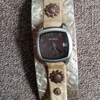Дамски часовник Fossil, снимка 1 - Дамски - 22253682