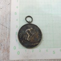 Медал по колоездене "I Асистентъ 1940" стар, снимка 1 - Други ценни предмети - 21468952
