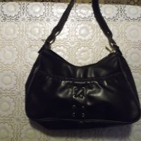 Дамска чанта, черна, плътна кожа, 2 прегради, 5.0лв., снимка 1 - Чанти - 21361027