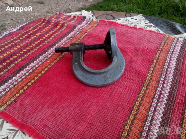 Стара стяга за гуми