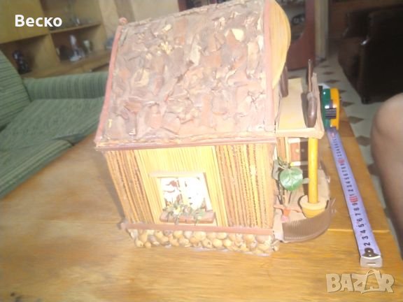 Голяма, ръчно направена къщичка с подръчни материали, снимка 3 - Други ценни предмети - 26153087