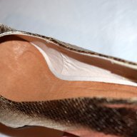 ROOTS! - 100% Оригинални страхотни дамски обувки на ток от Норвегия / Златисти / Блестящи / Луксозни, снимка 16 - Дамски обувки на ток - 17279016