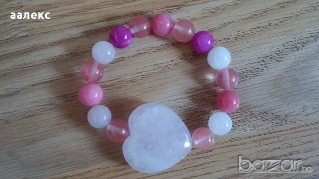 Ръчно изработена гривна от естествени камъни